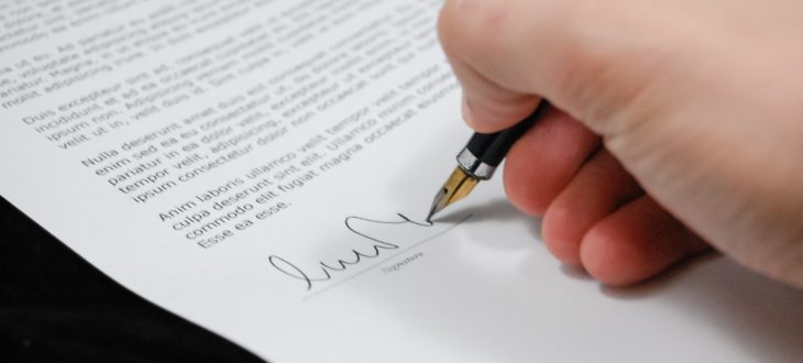 close-up-document-fountain-pen-48148